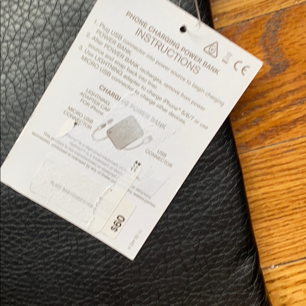 Liz Claiborne phone charging tech pouch black - Picture 5 of 7